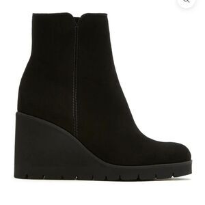 La Canadienne Go Suede Wedge Ankle Bootie in black Size 9.5 NWT